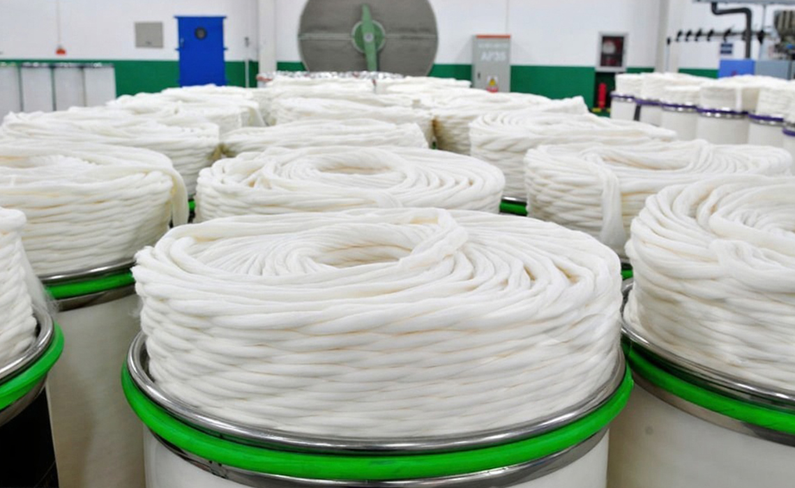 Simplex machine producing rovings for ring spinning.