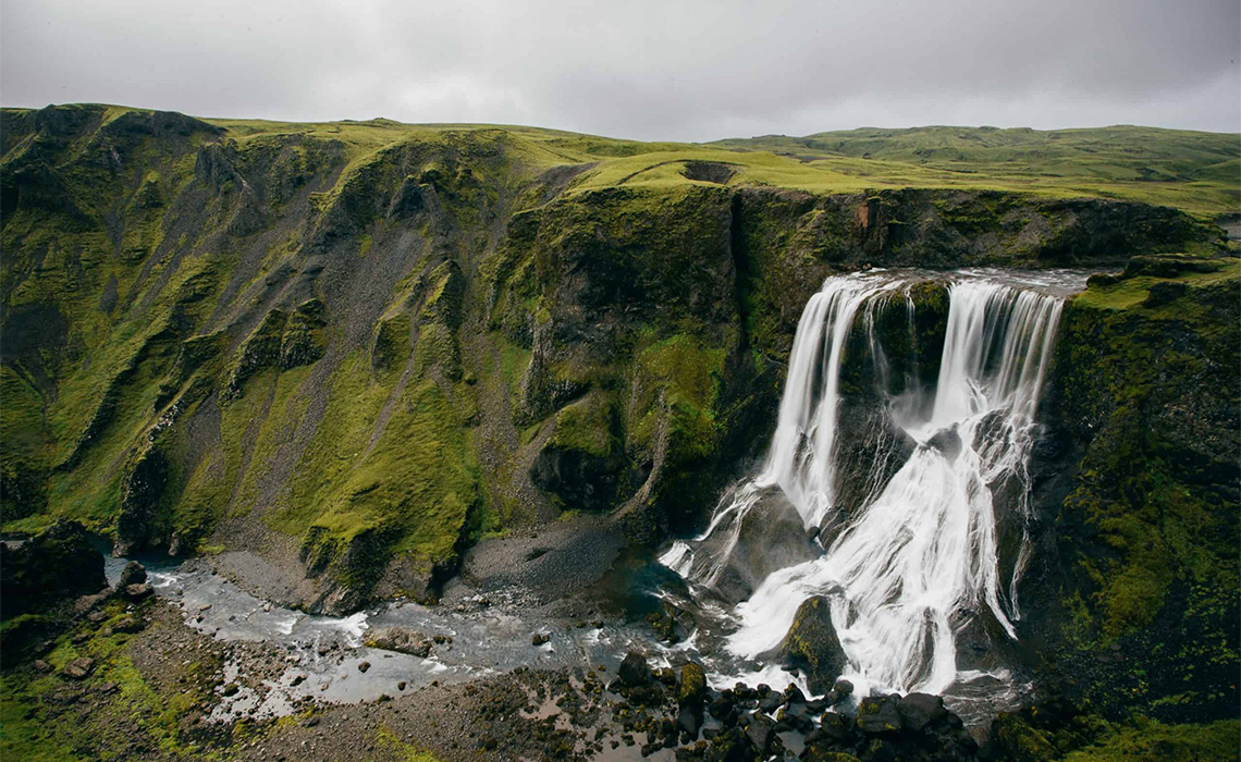 Natural raw textile materials including wool and plant dyes